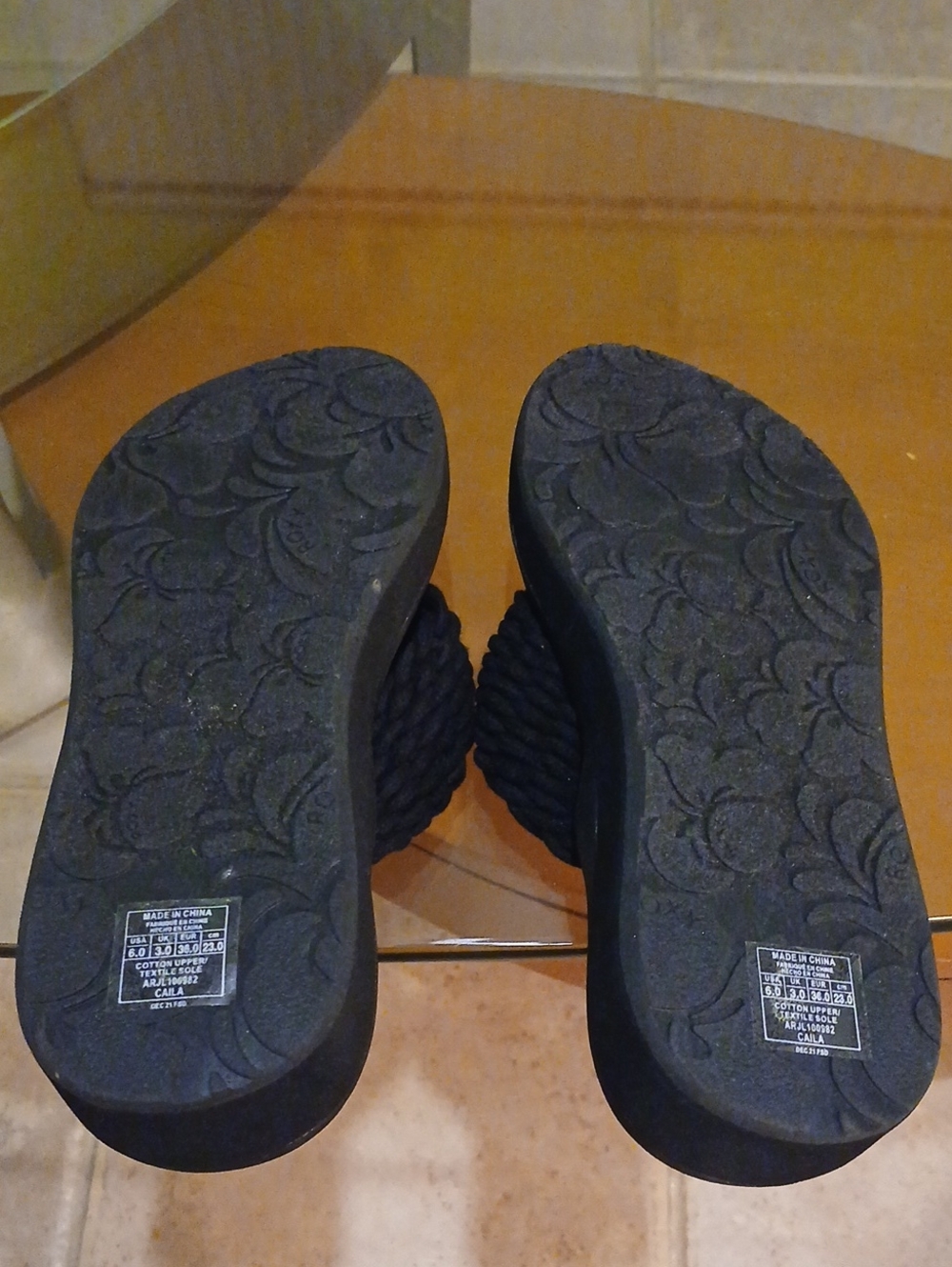NWT Roxy flip flops - Picture 6 of 7